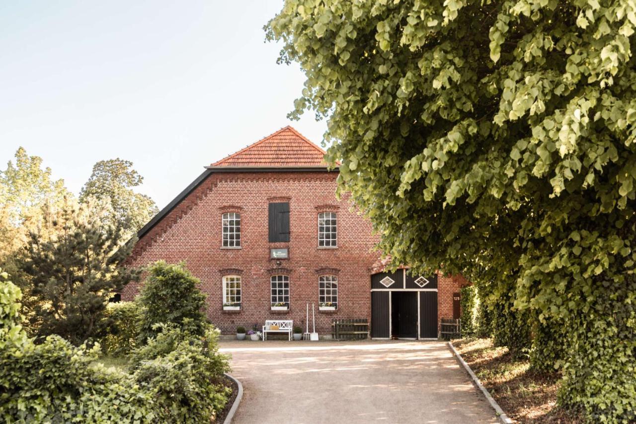 Hofgut Mollberg Hotell Wiefelstede Exteriör bild