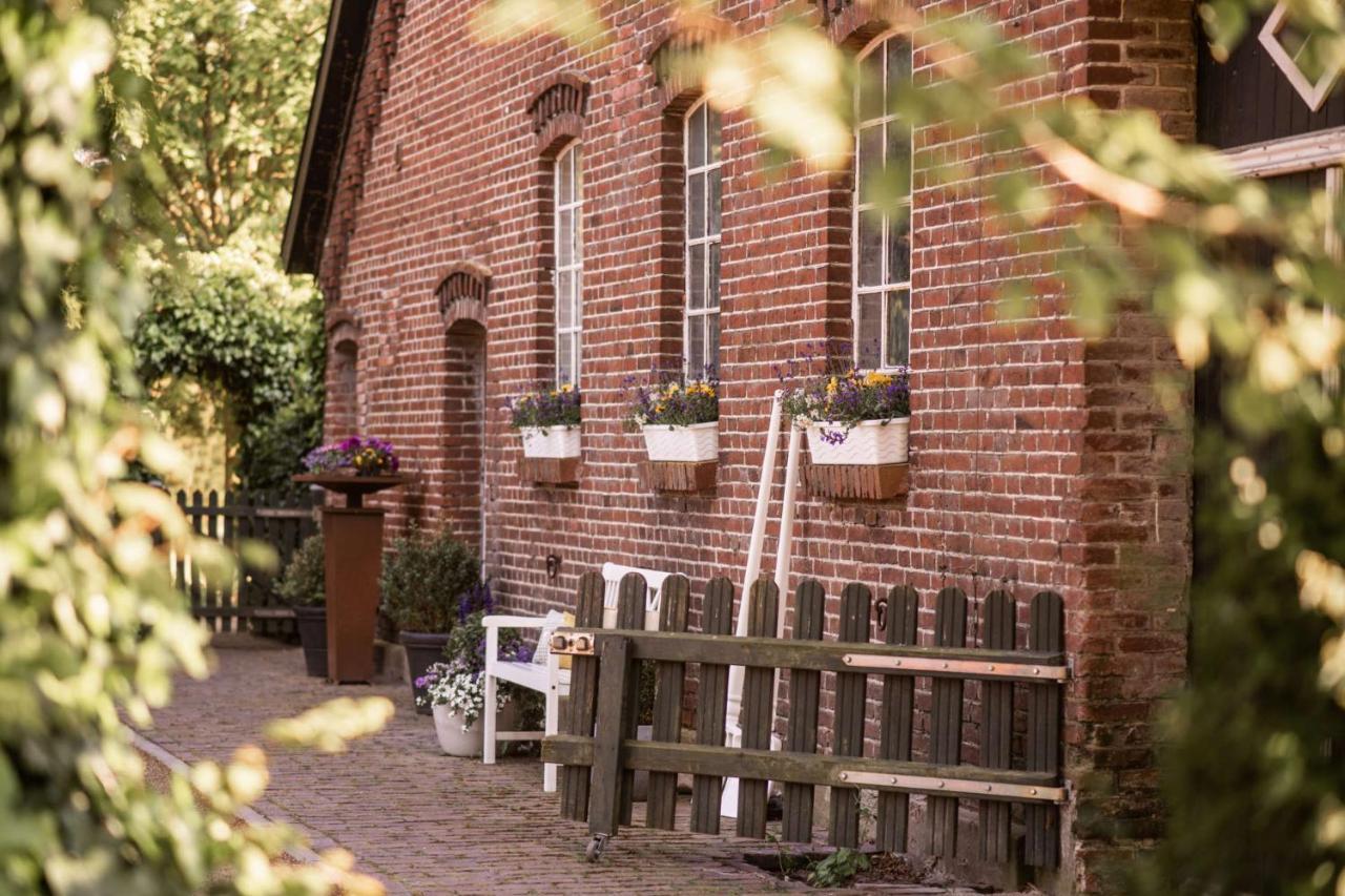 Hofgut Mollberg Hotell Wiefelstede Exteriör bild